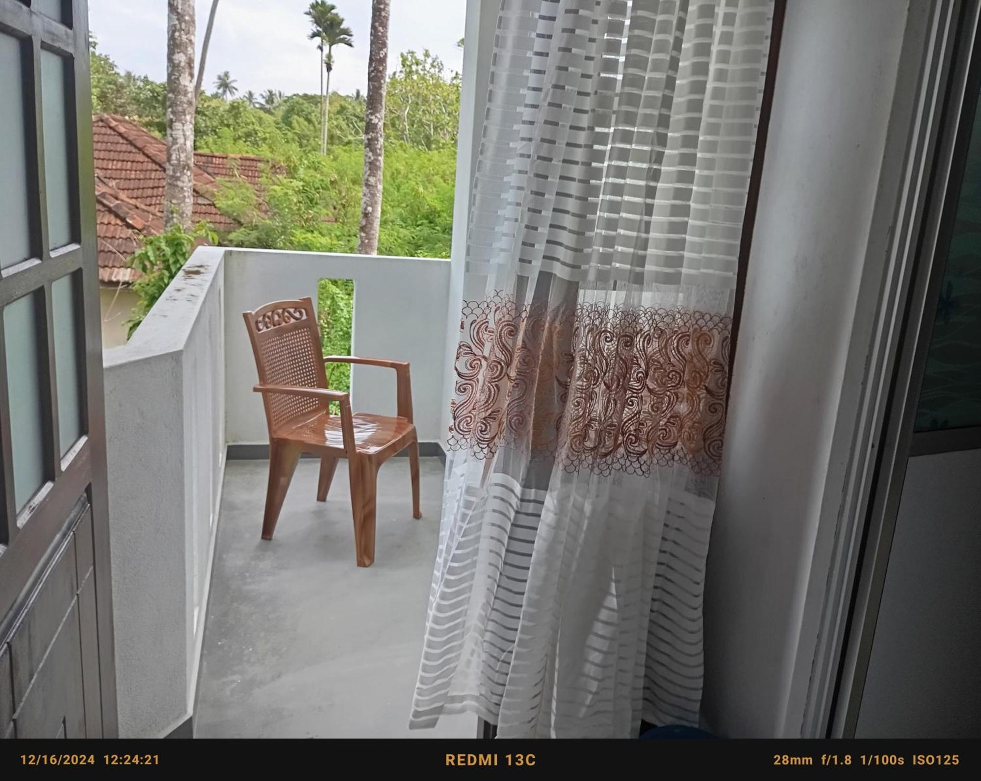 Southern Beach Surf Lodge Ahangama Quarto foto